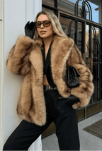 Damen Jacke aus Kunstfell – Produktfoto – Noravolo