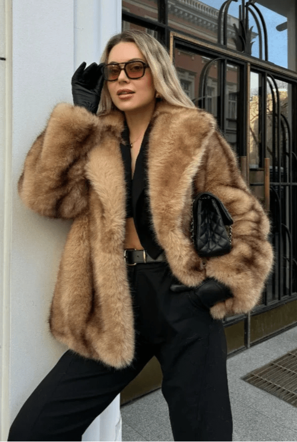 Damen Jacke aus Kunstfell – Produktfoto – Noravolo
