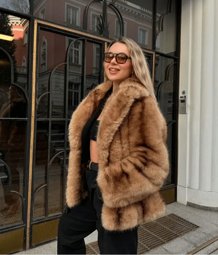 Damen Jacke aus Kunstfell – Produktfoto – Noravolo