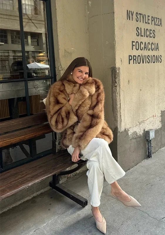 Damen Jacke aus Kunstfell – Produktfoto – Noravolo