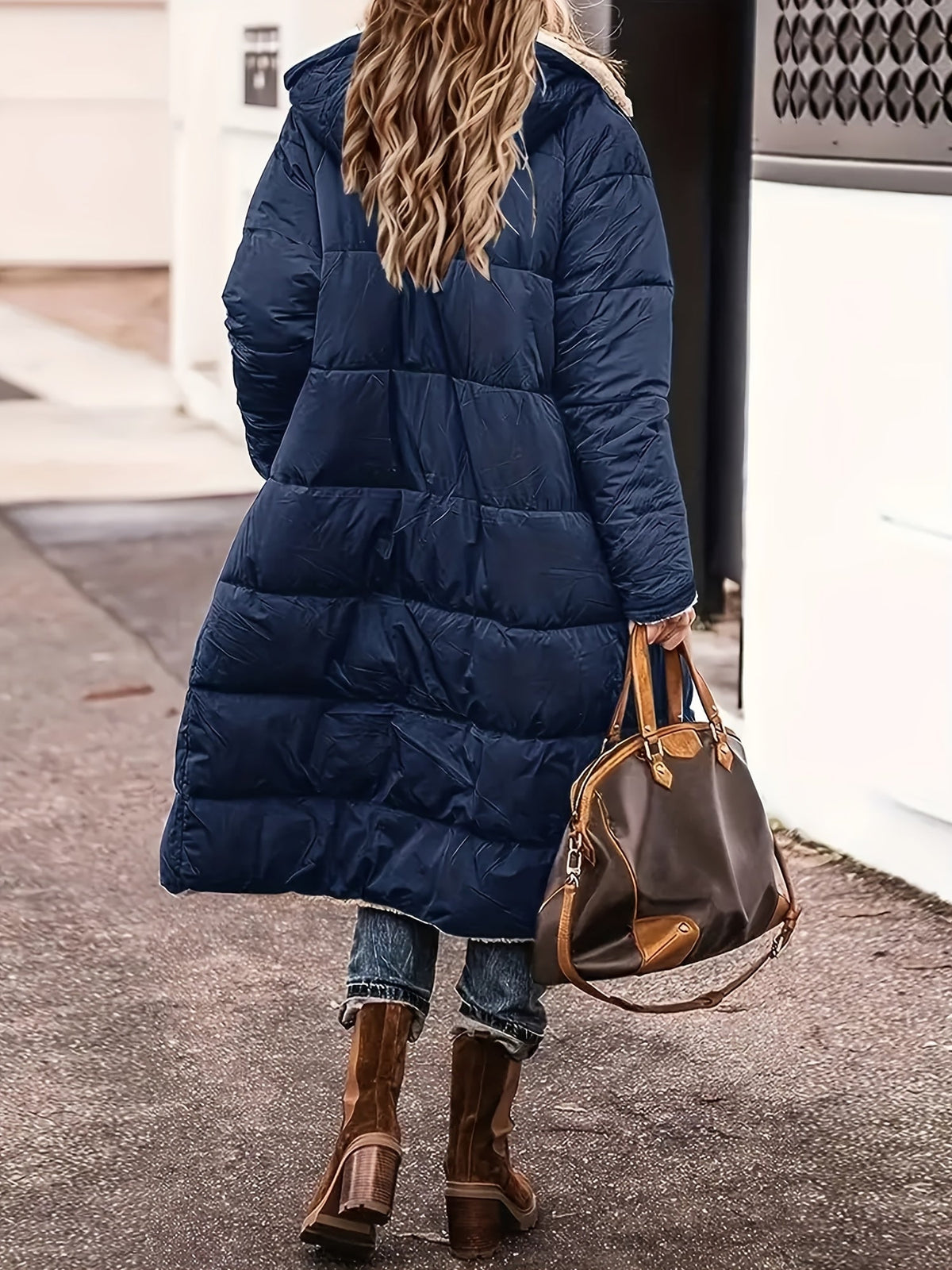 Damen Lange Winterjacke – Produktfoto – Noravolo