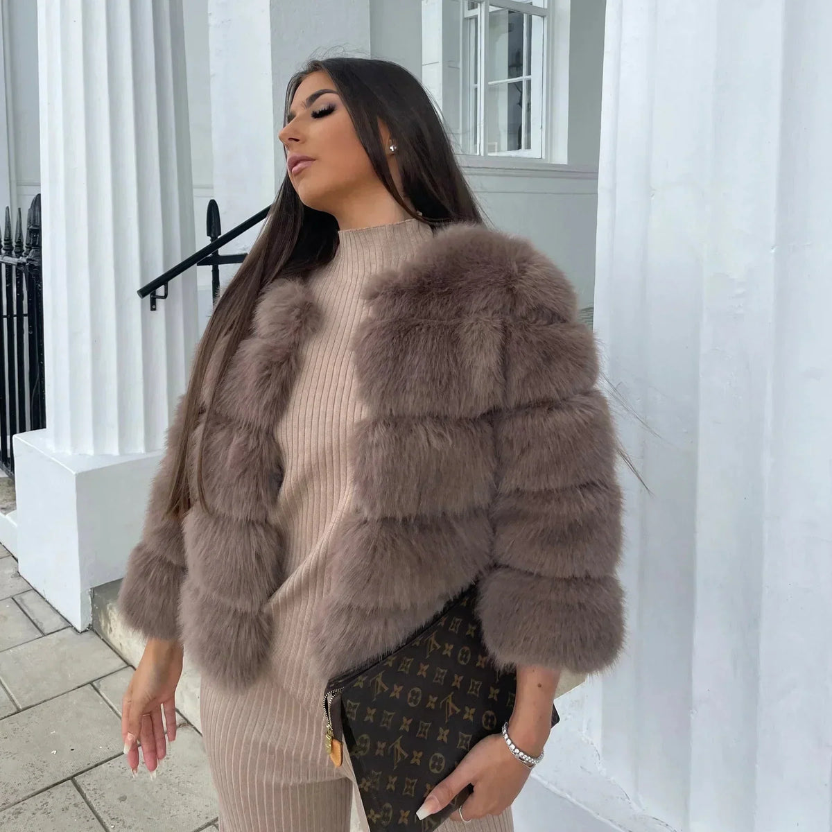 Damen Kurzjacke voluminös – Taupe – Noravolo