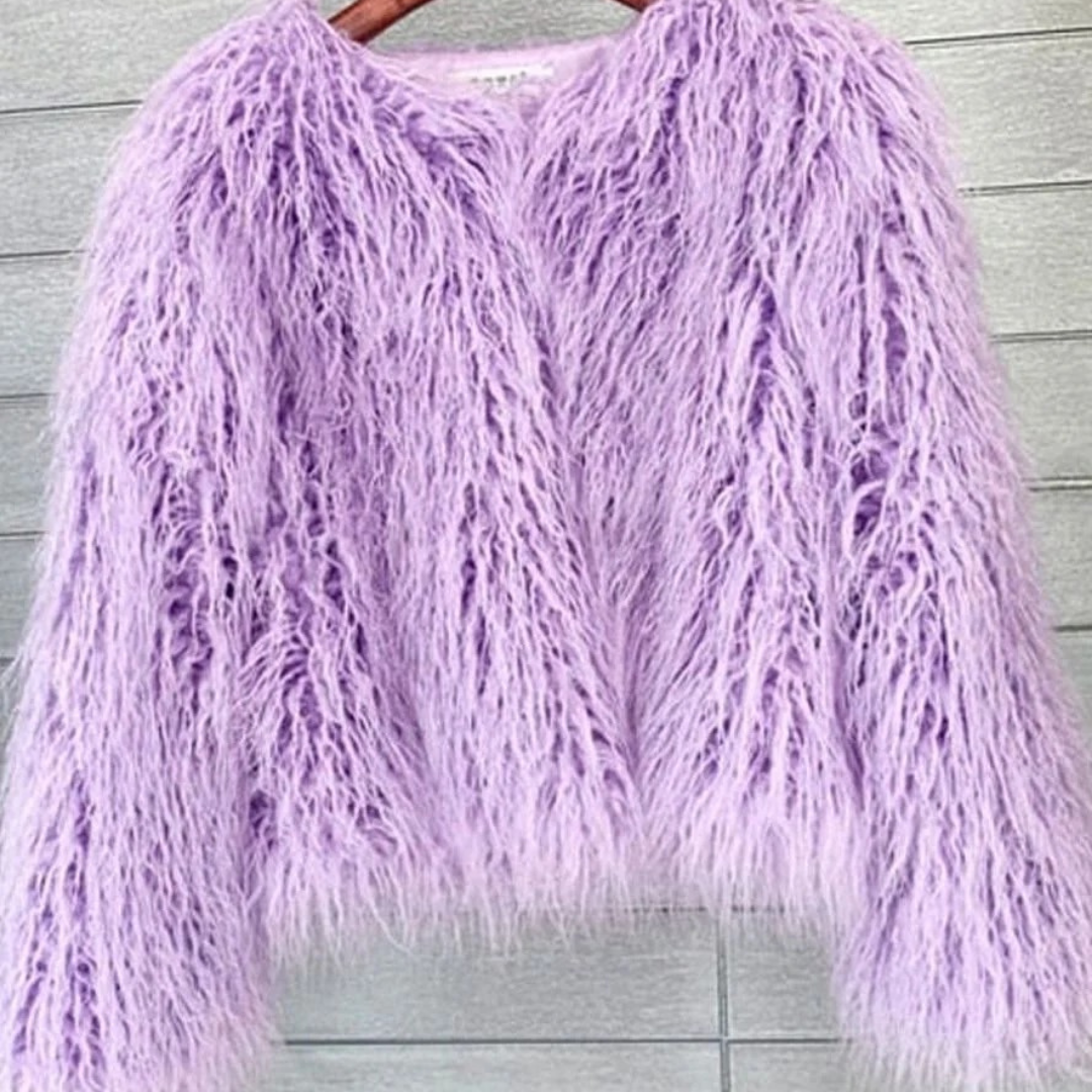 Damen Mantel in Felloptik – Lavendel – Noravolo