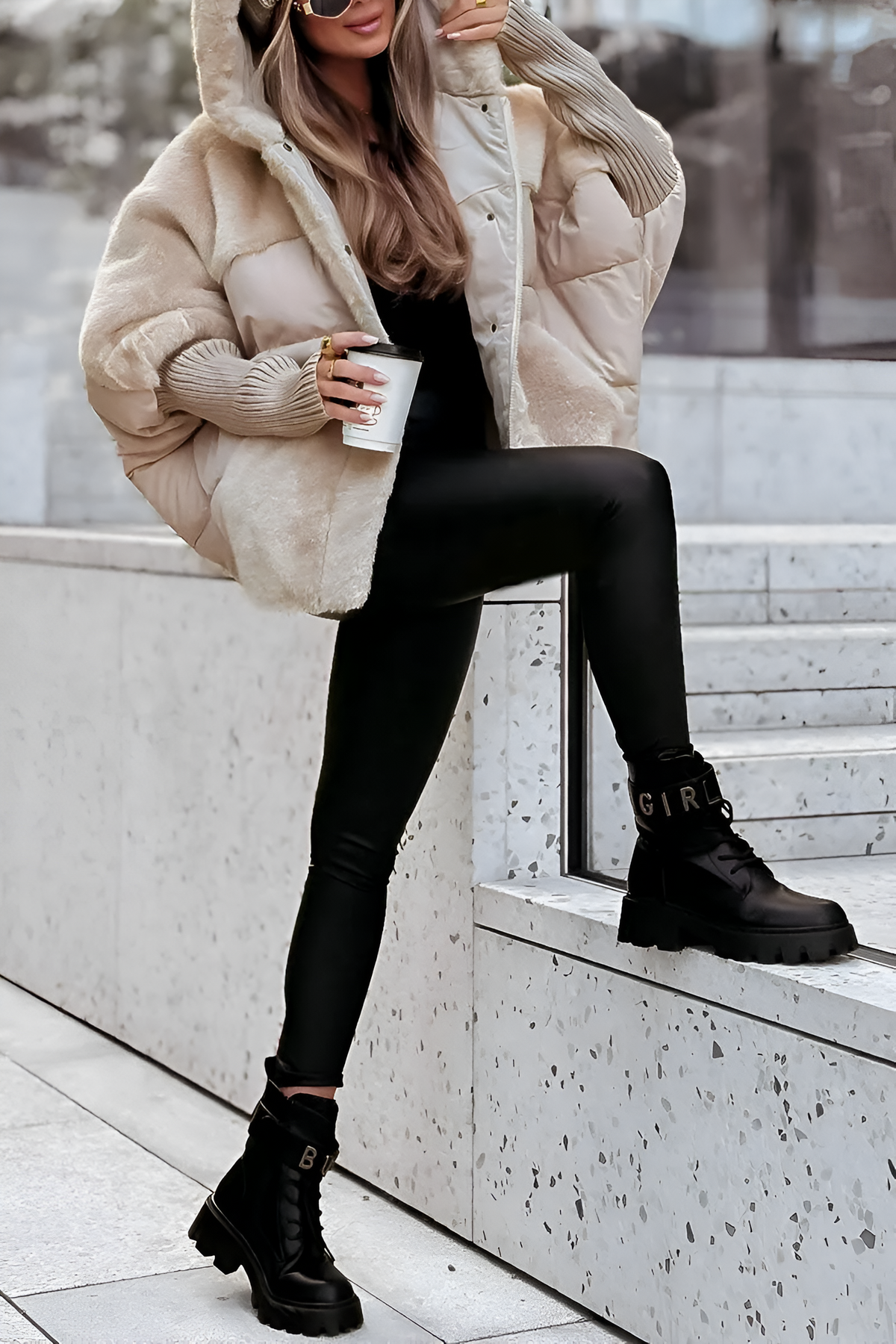 Damen Steppjacke Oversized mit Kapuze – Produktfoto – Noravolo