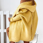 Damen Strickjacke Oversized mit Kapuze – Produktfoto – Noravolo