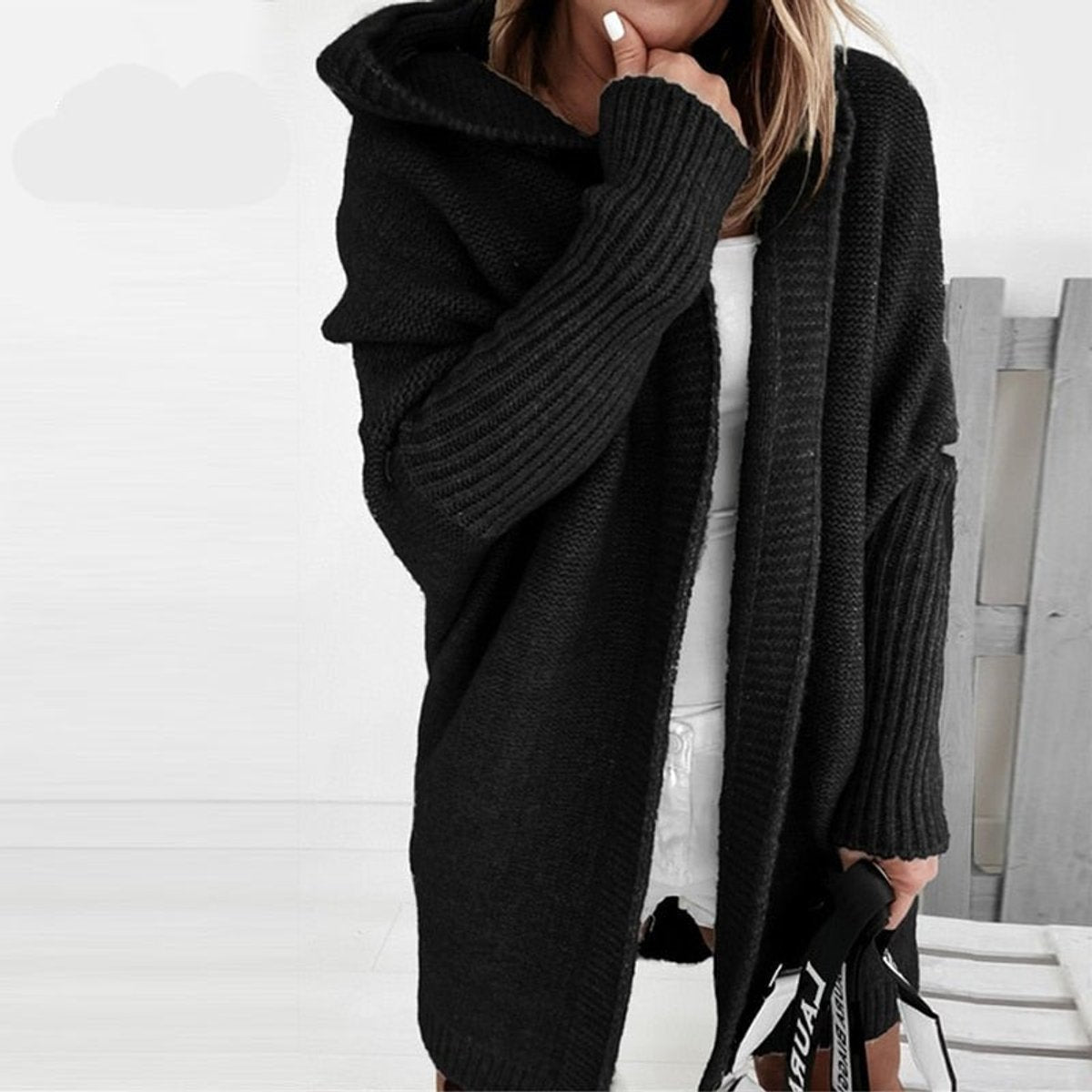 Damen Strickjacke Oversized mit Kapuze – Schwarz – Noravolo