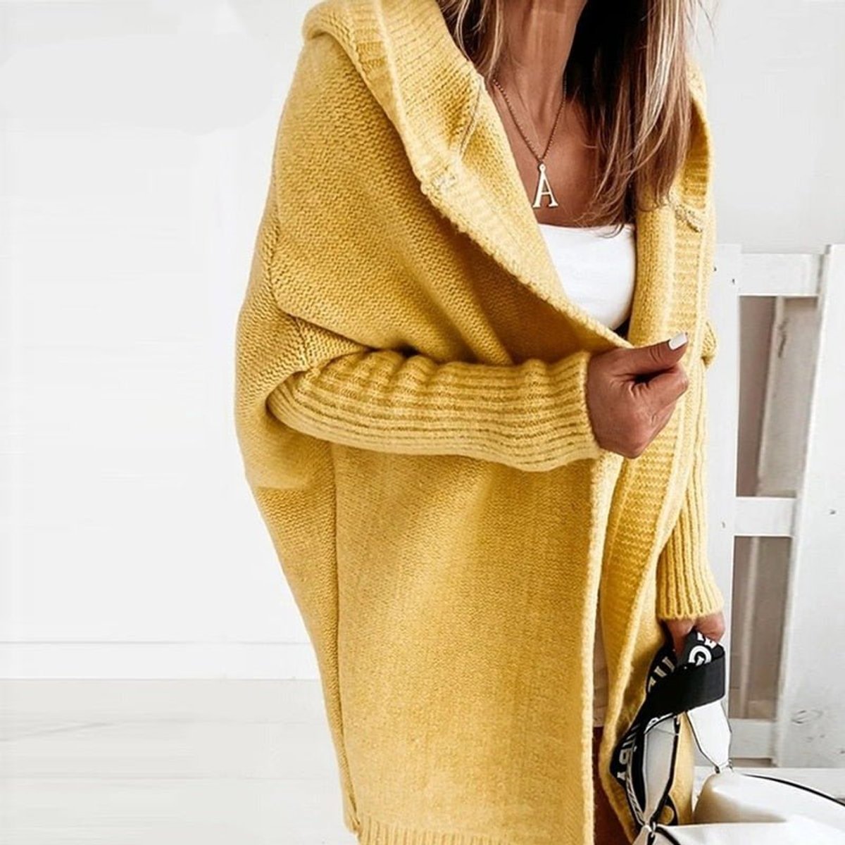 Damen Strickjacke Oversized mit Kapuze – Gelb – Noravolo