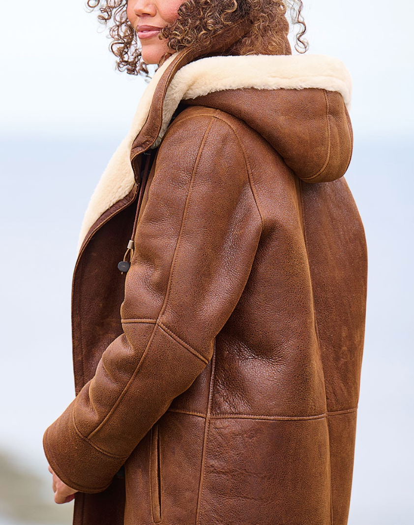 Damen Wintermantel mit Kapuze – Produktfoto – Noravolo