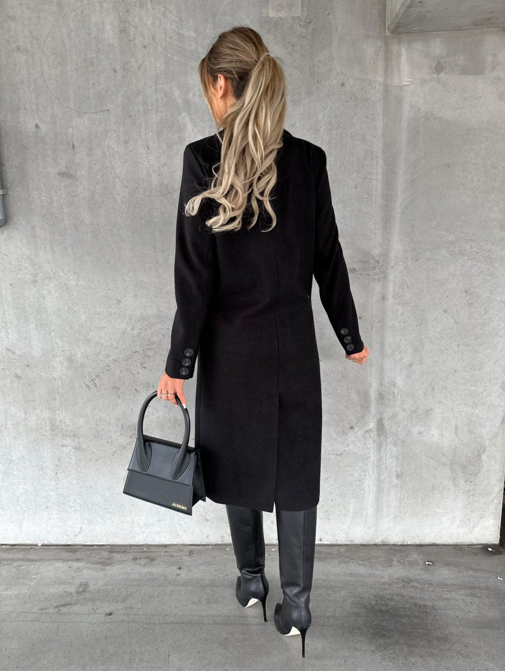 Damen Langer Mantel Zweireiher – Produktfoto – Noravolo