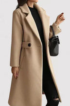 Damen Langer Mantel mit Gürtel – Produktfoto – Noravolo