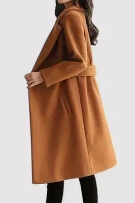 Damen Langer Mantel mit Gürtel – Produktfoto – Noravolo